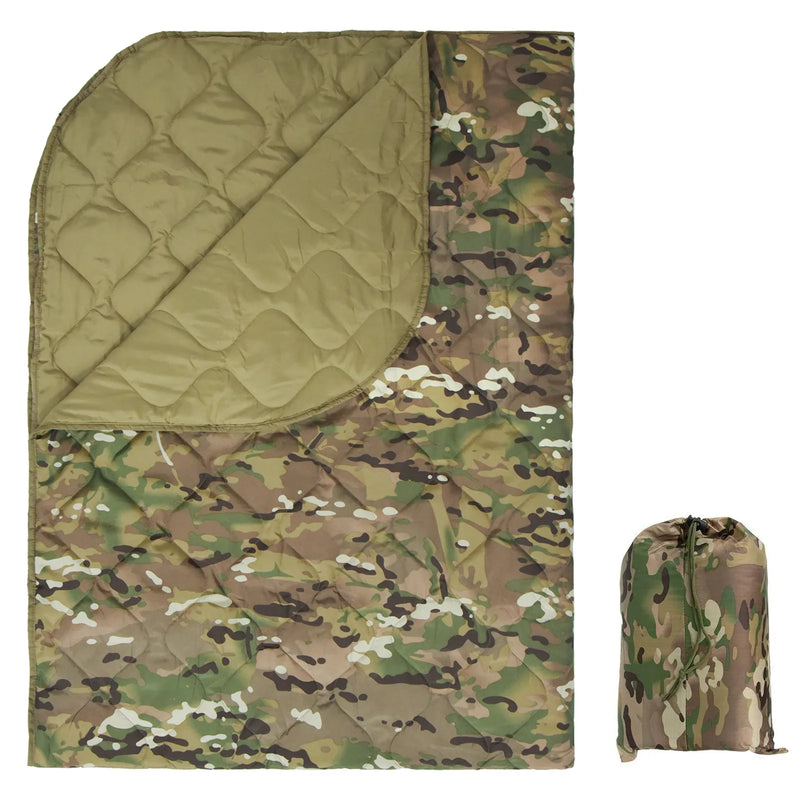Load image into Gallery viewer, Camouflage quilt with a drawstring bag on a white background
