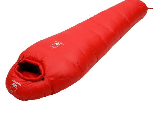 Red sleeping bag with weight information on a white background